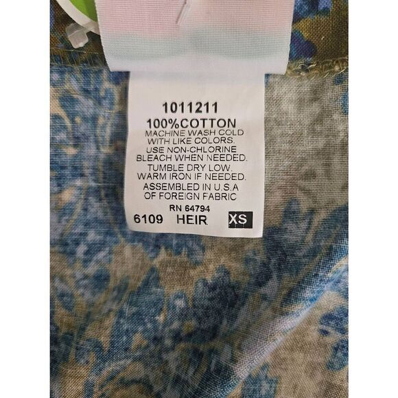 Peaches cotton uniform top/smock. Size XS. NWT. - Picture 4 of 4